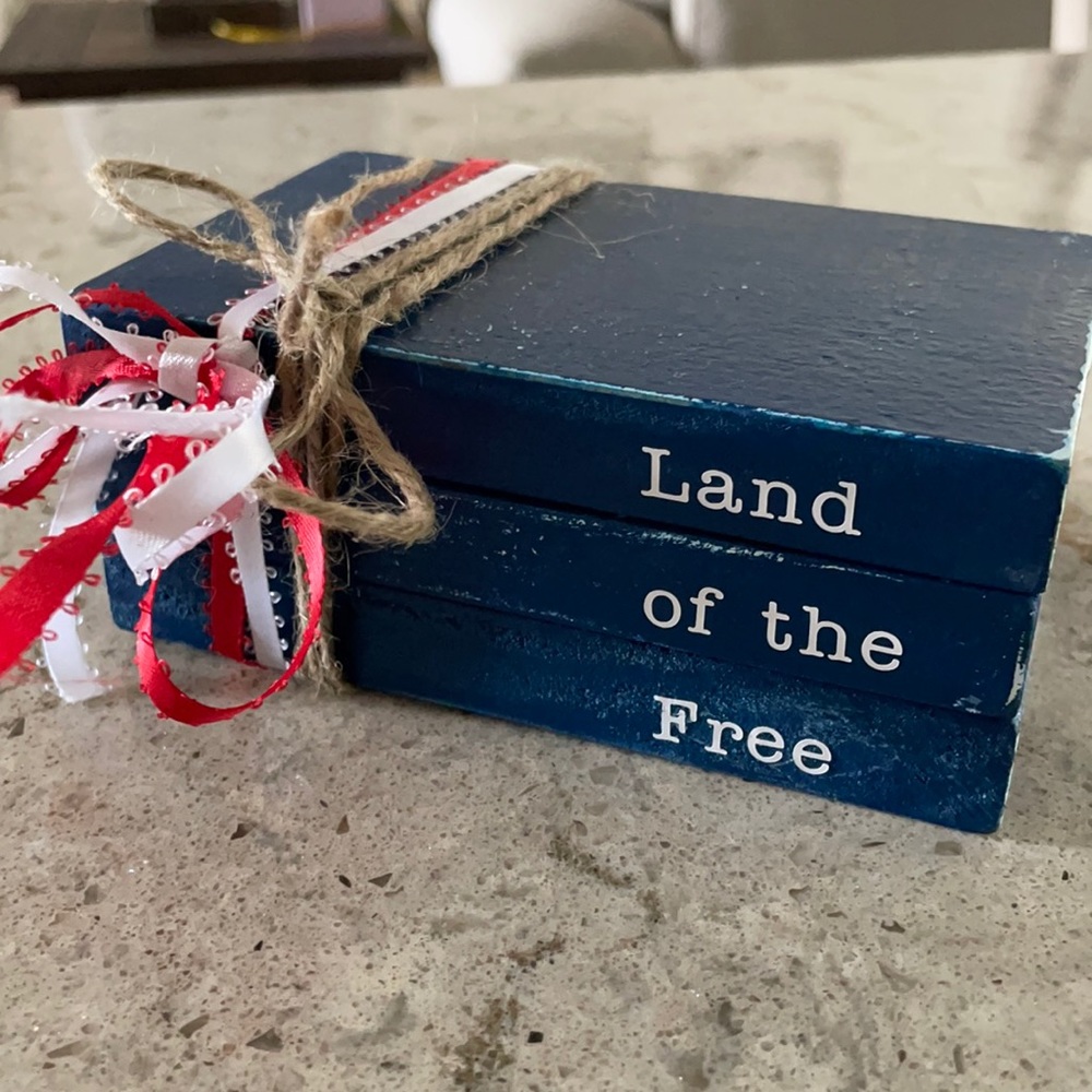 Mini wood bookstack for 4th of July Decor